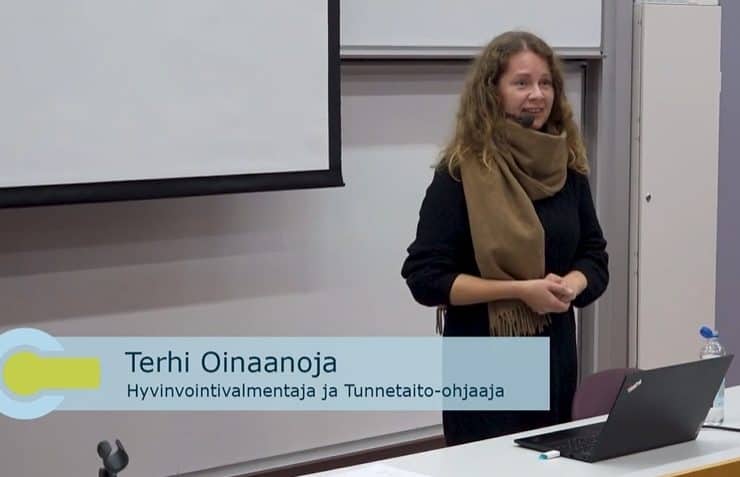 Hyvinvointivalmentaja ja Tunnetaito-ohjaaja Terhi Oinaanoja: Positiiviset tunteet voimavarana