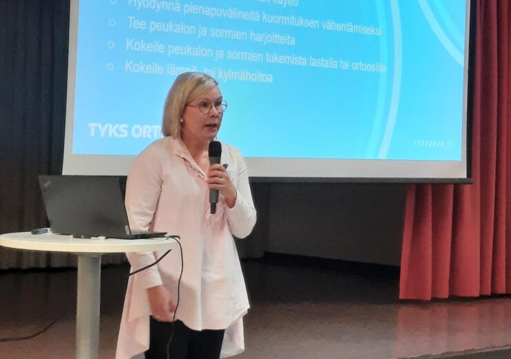 Toimintaterapeutti AMK Heidi Löytönen: Sormien ja käden nivelrikon hoito toimintaterapian keinoin